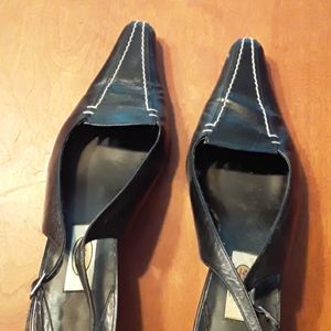 Women's heeled dress shoes